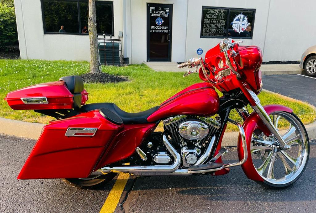 Photo 6 of this HARLEY-DAVIDSON STREET GLIDE