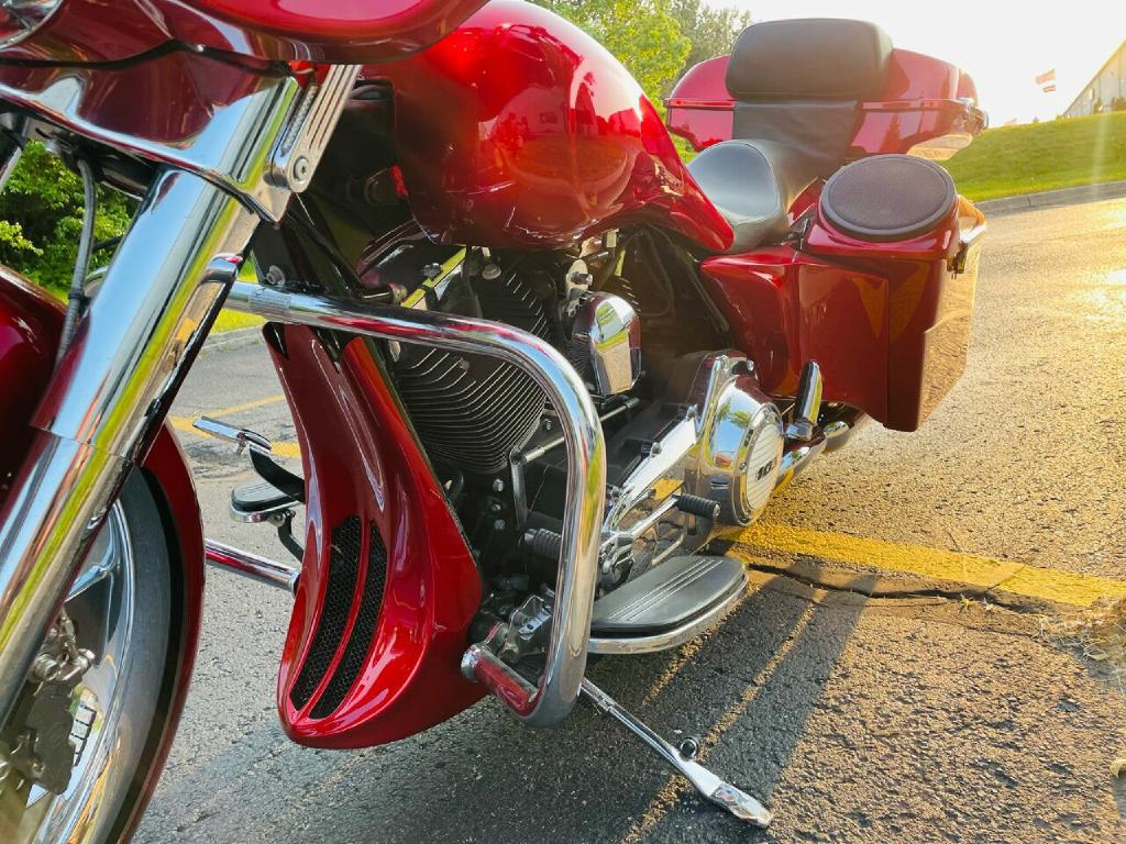 Photo 8 of this HARLEY-DAVIDSON STREET GLIDE
