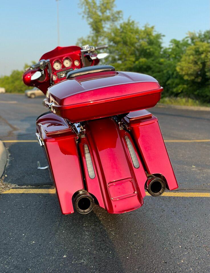 Photo 12 of this HARLEY-DAVIDSON STREET GLIDE