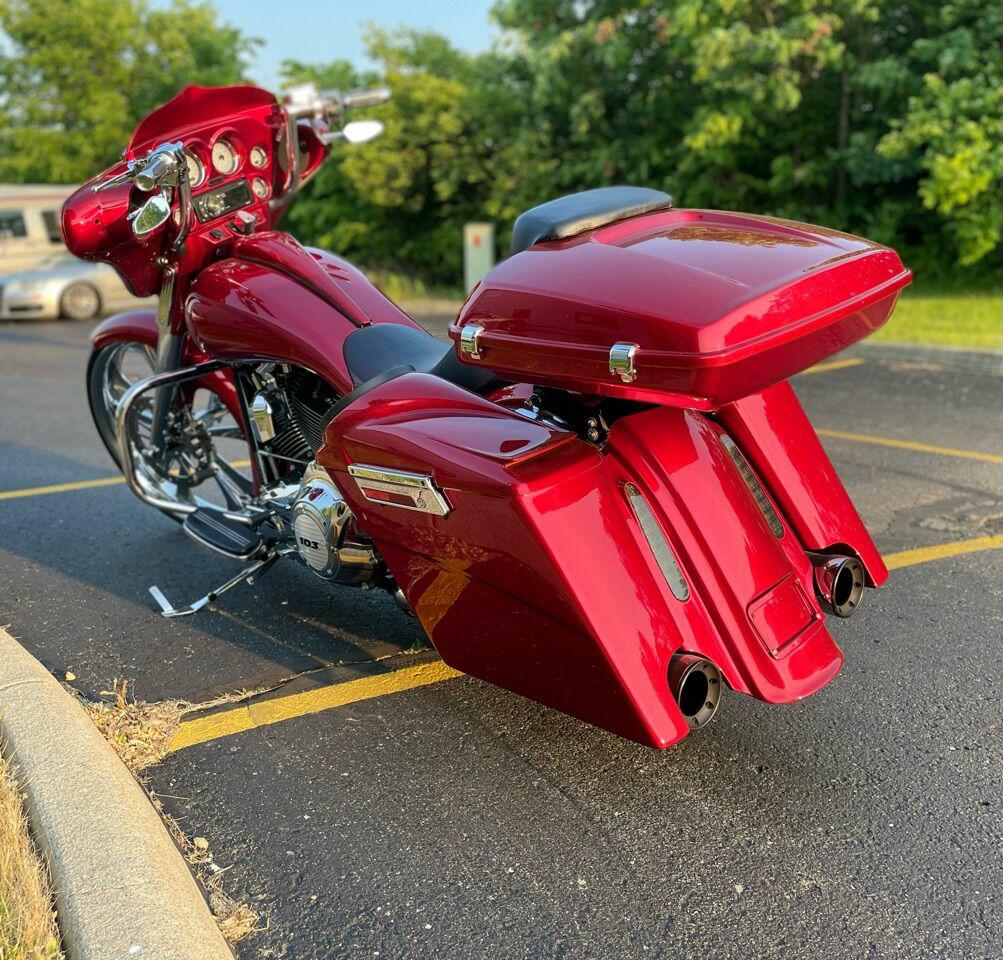 Photo 13 of this HARLEY-DAVIDSON STREET GLIDE