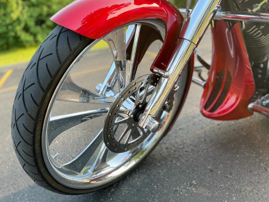 Photo 20 of this HARLEY-DAVIDSON STREET GLIDE