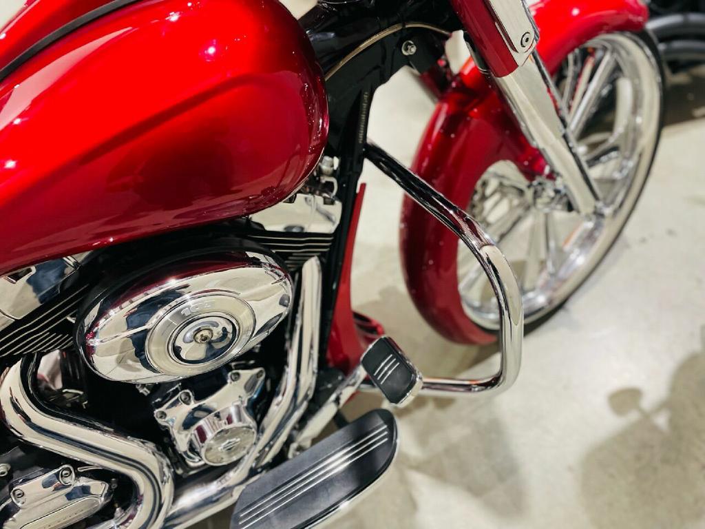 Photo 22 of this HARLEY-DAVIDSON STREET GLIDE