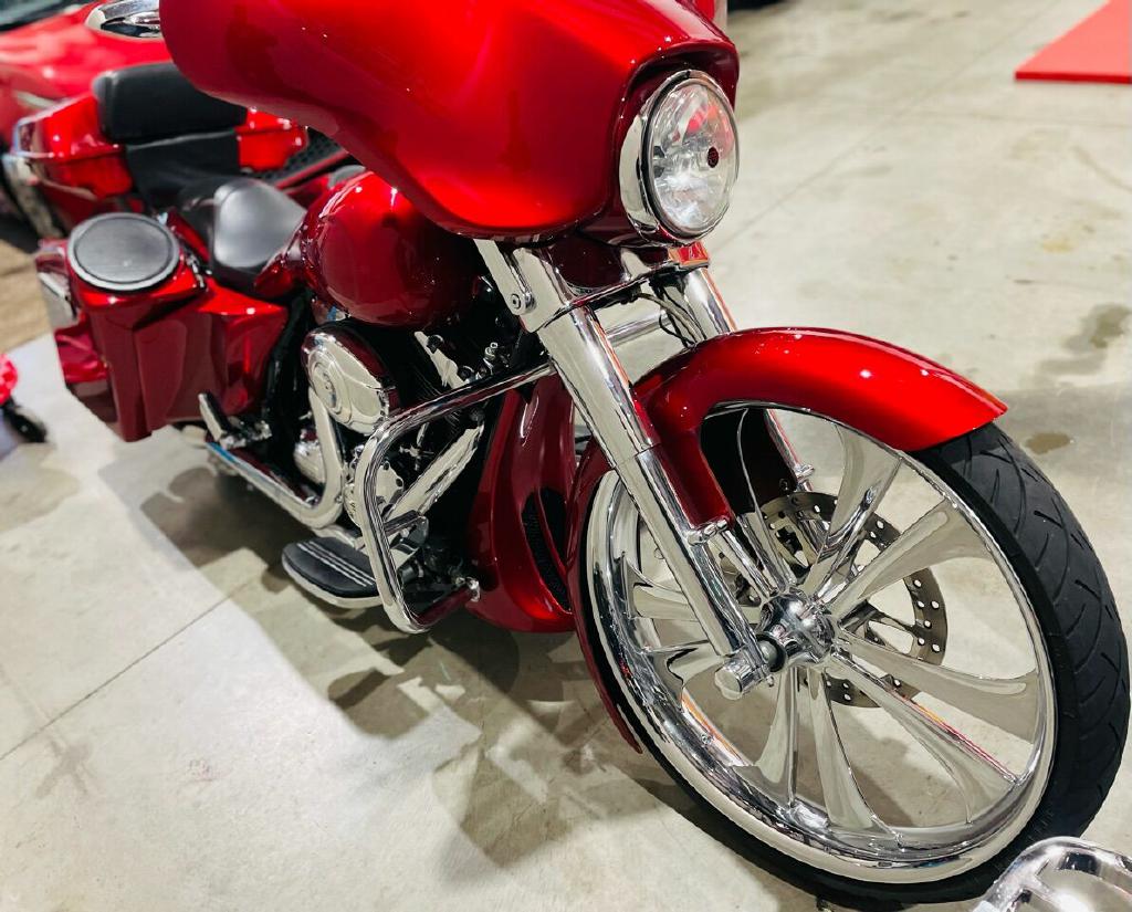 Photo 26 of this HARLEY-DAVIDSON STREET GLIDE