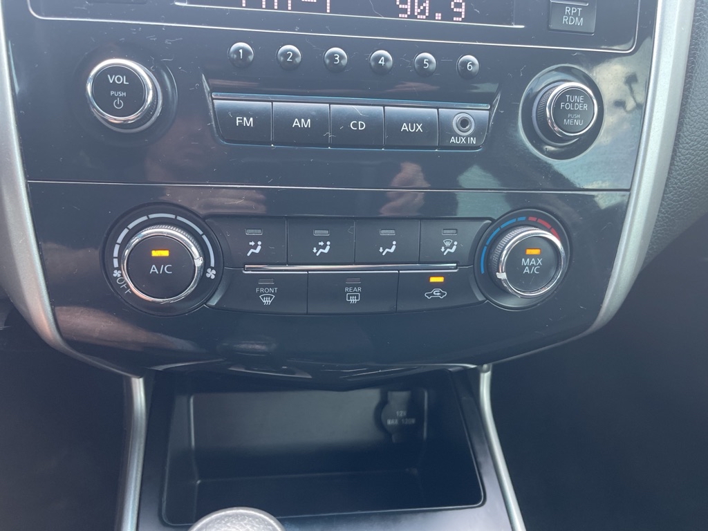 Photo 14 of this NISSAN ALTIMA