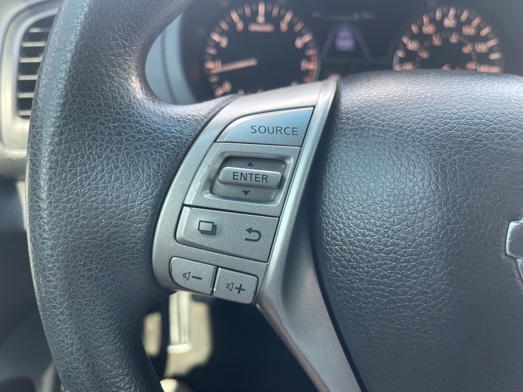 Photo 12 of this NISSAN ALTIMA