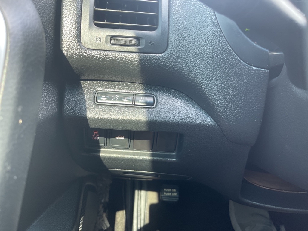 Photo 9 of this NISSAN ALTIMA