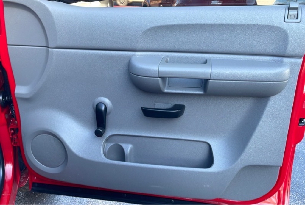 Photo 16 of this GMC SIERRA