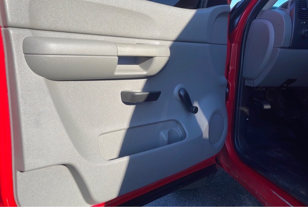 Photo 10 of this GMC SIERRA