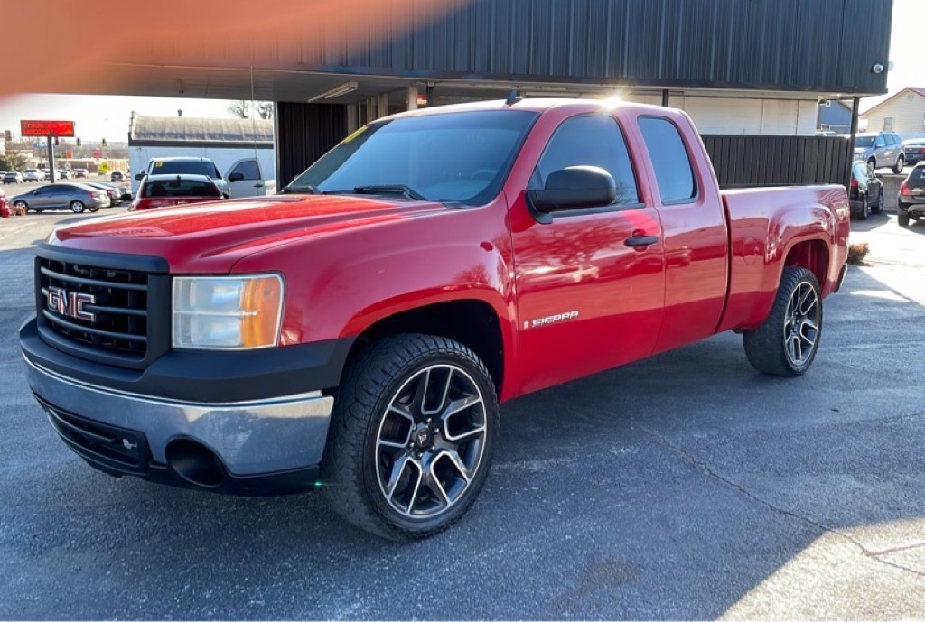 Photo 3 of this GMC SIERRA