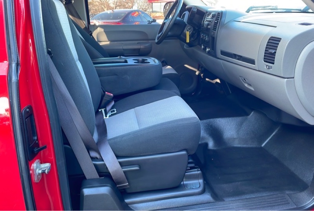 Photo 20 of this GMC SIERRA
