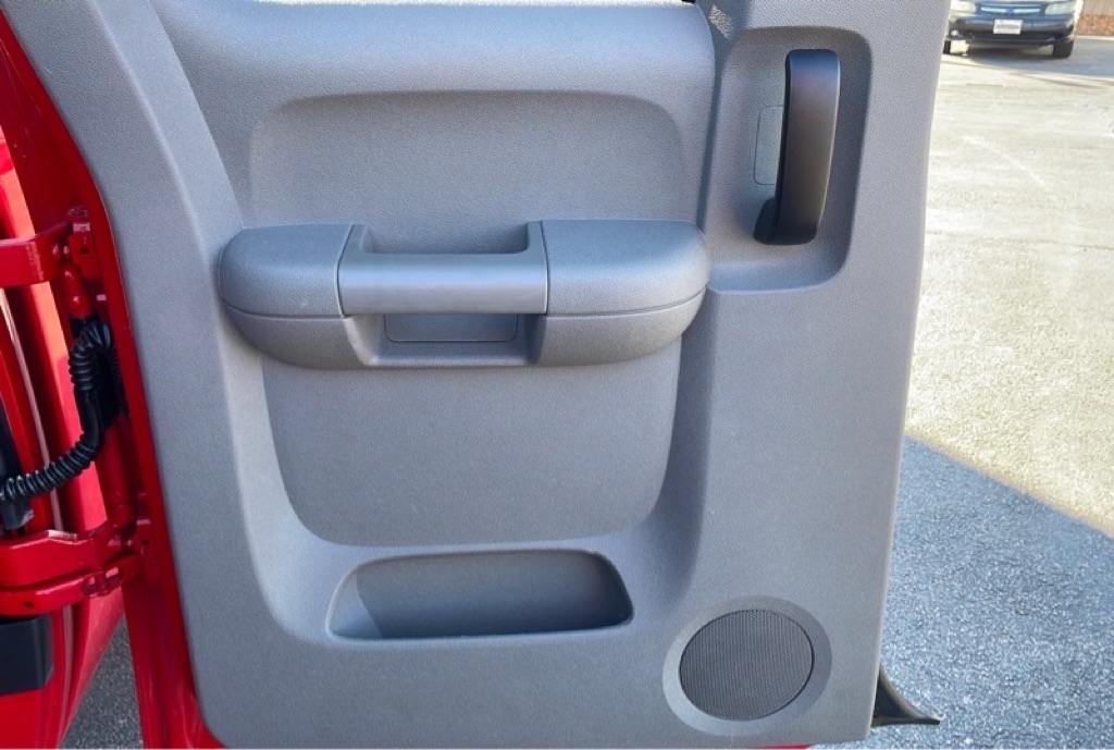 Photo 19 of this GMC SIERRA