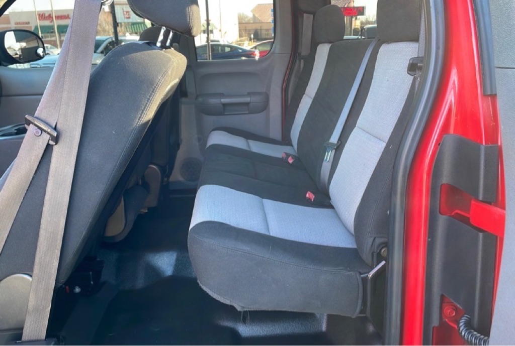 Photo 18 of this GMC SIERRA