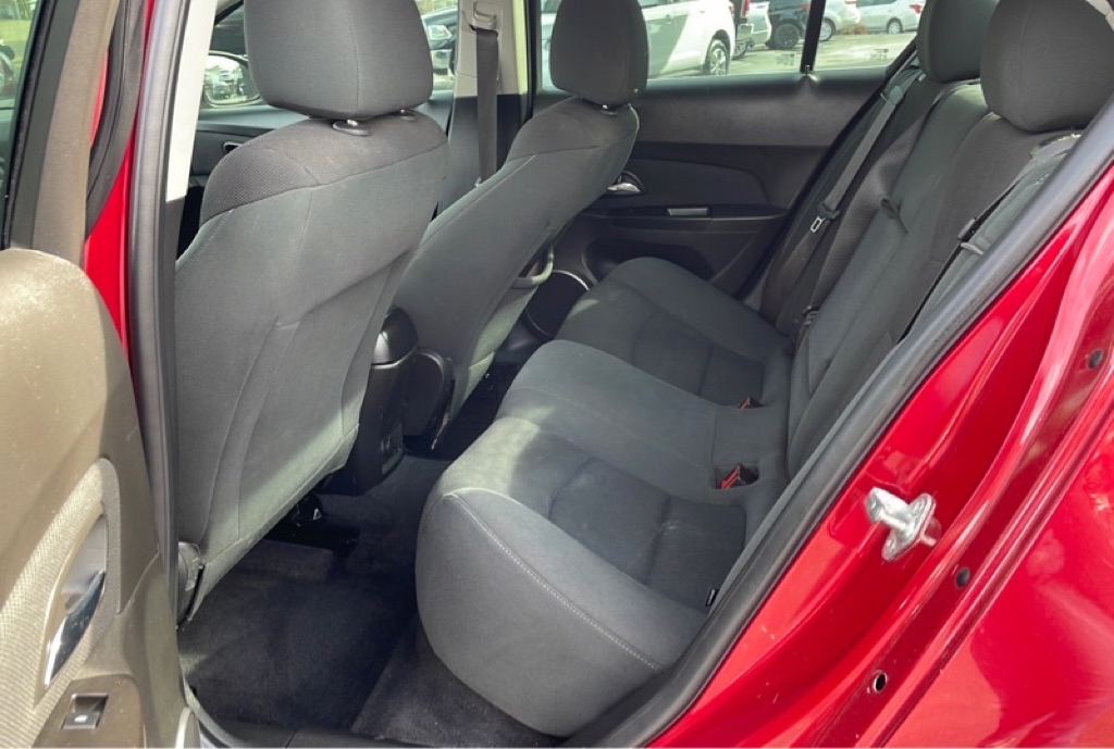 Photo 15 of this CHEVROLET CRUZE
