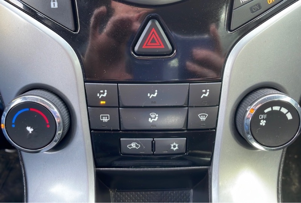 Photo 14 of this CHEVROLET CRUZE