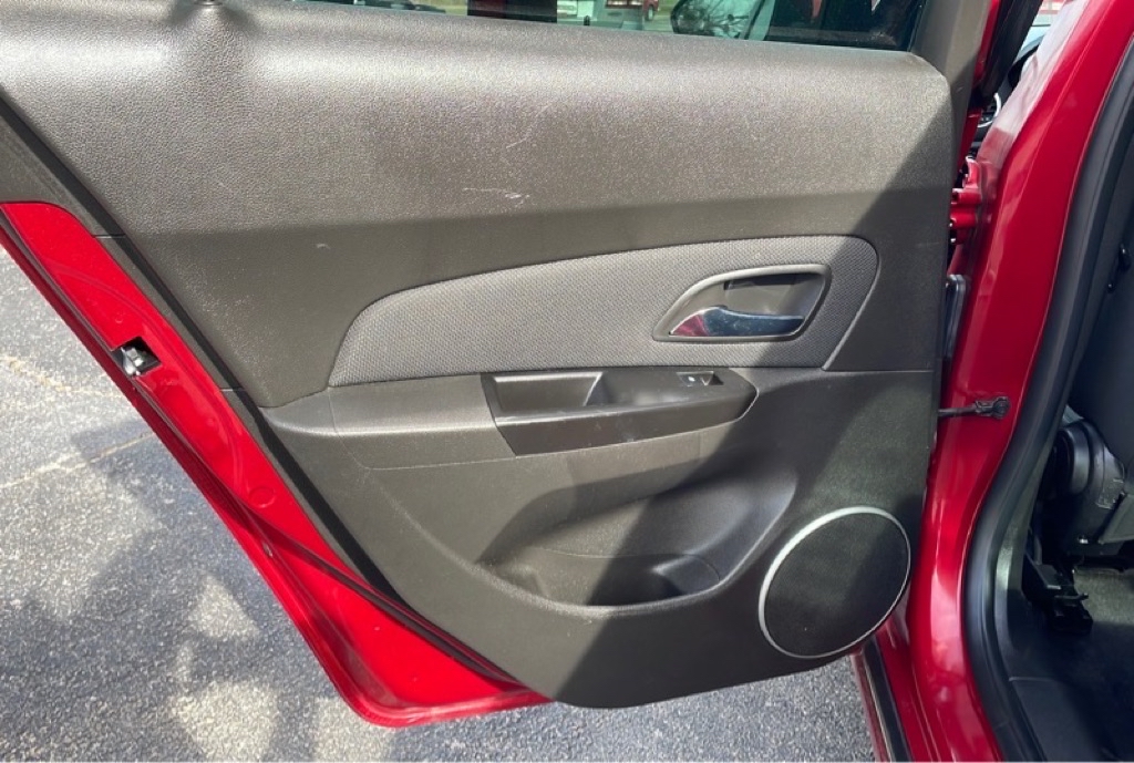 Photo 16 of this CHEVROLET CRUZE