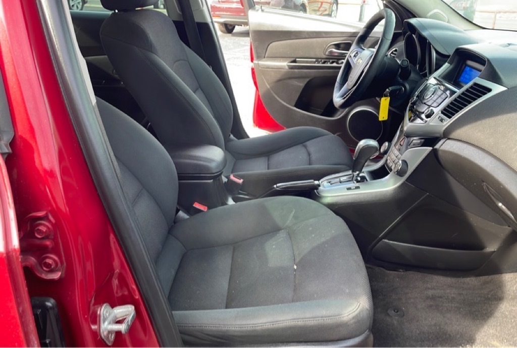 Photo 19 of this CHEVROLET CRUZE