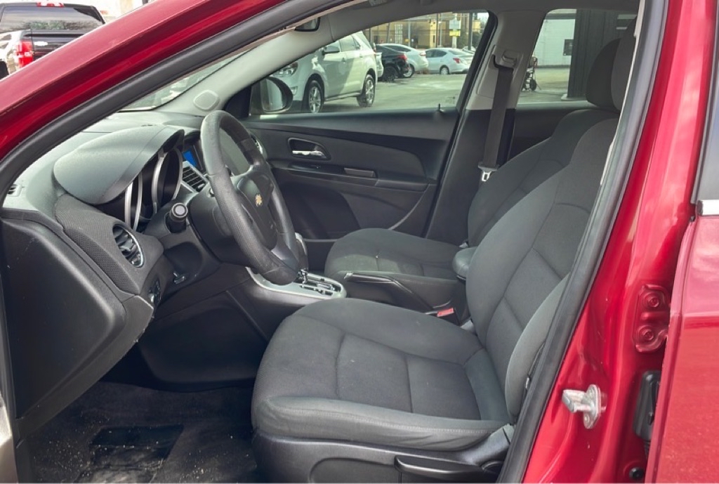 Photo 9 of this CHEVROLET CRUZE