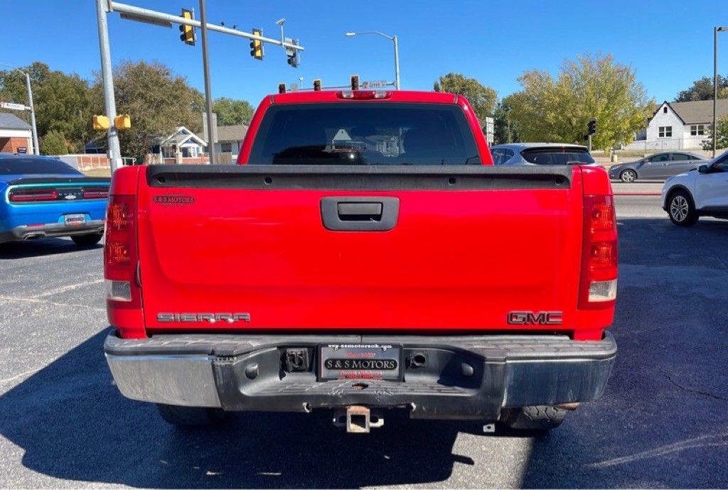 Photo 24 of this GMC SIERRA