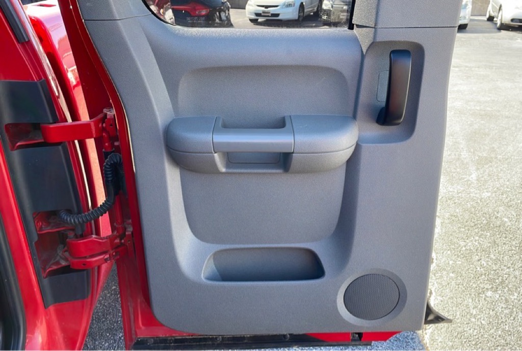 Photo 36 of this GMC SIERRA