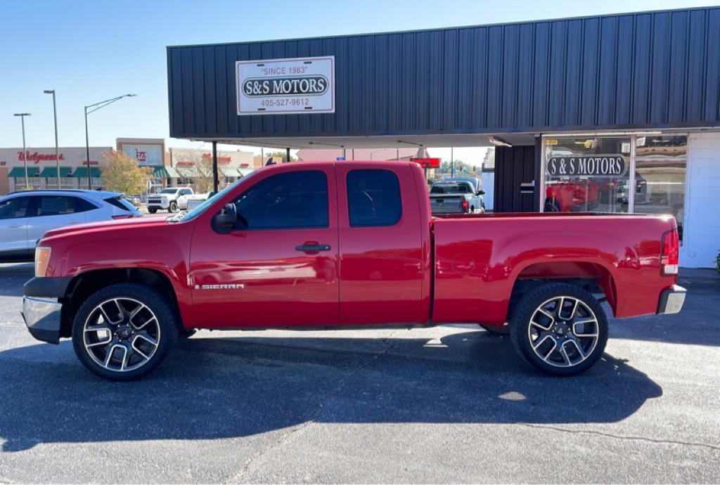 Photo 22 of this GMC SIERRA