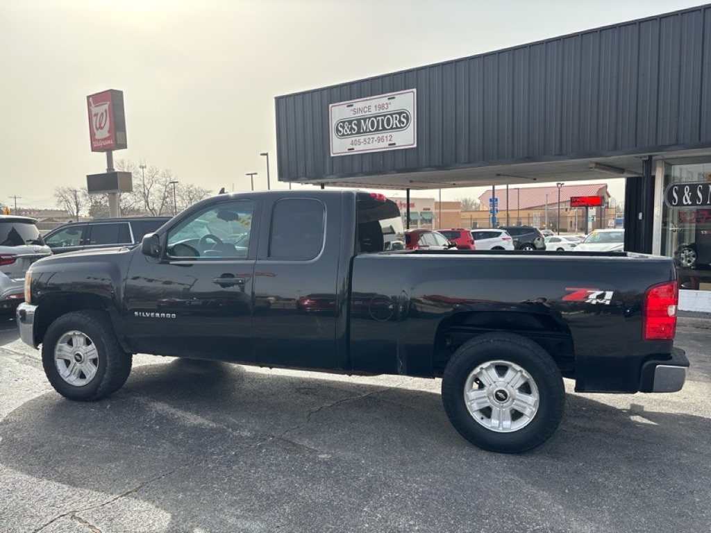 Photo 3 of this CHEVROLET SILVERADO 1500