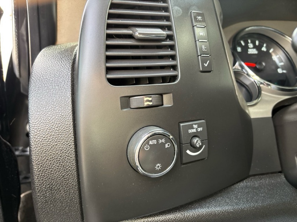 Photo 10 of this CHEVROLET SILVERADO 1500