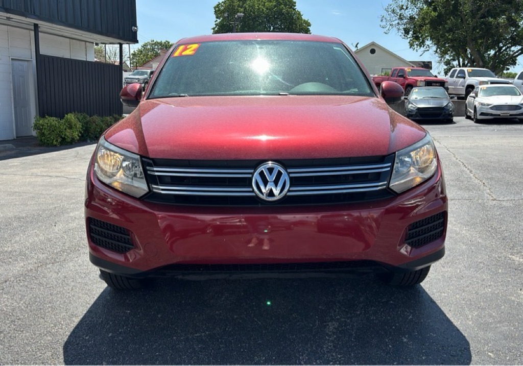 Photo 8 of this VOLKSWAGEN TIGUAN