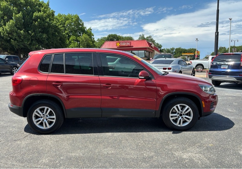 Photo 6 of this VOLKSWAGEN TIGUAN