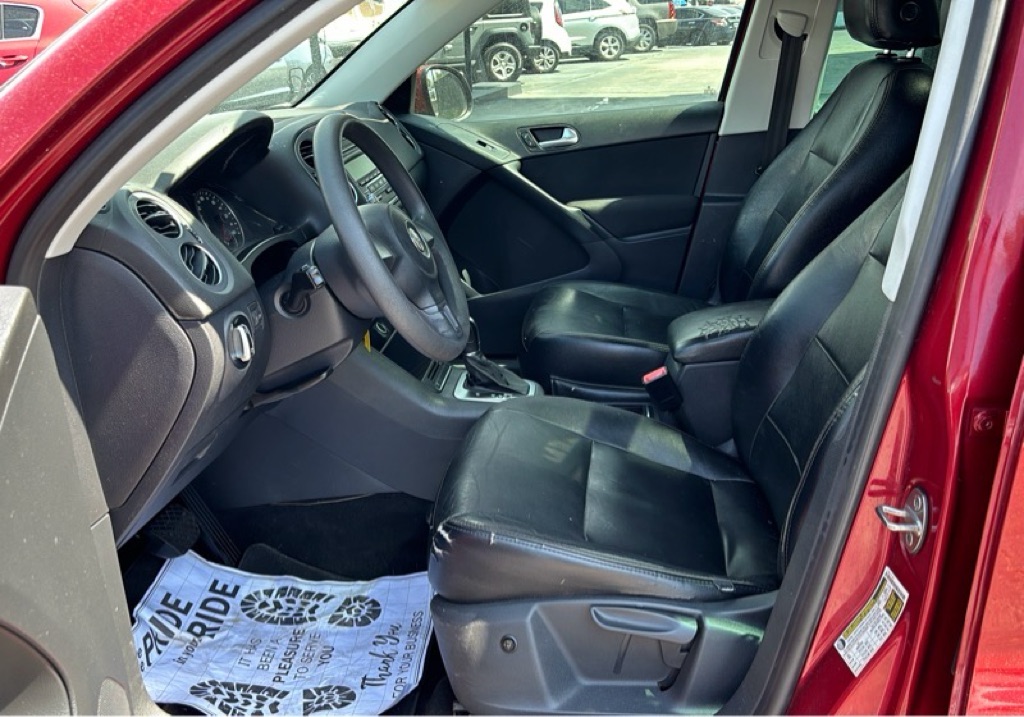 Photo 9 of this VOLKSWAGEN TIGUAN