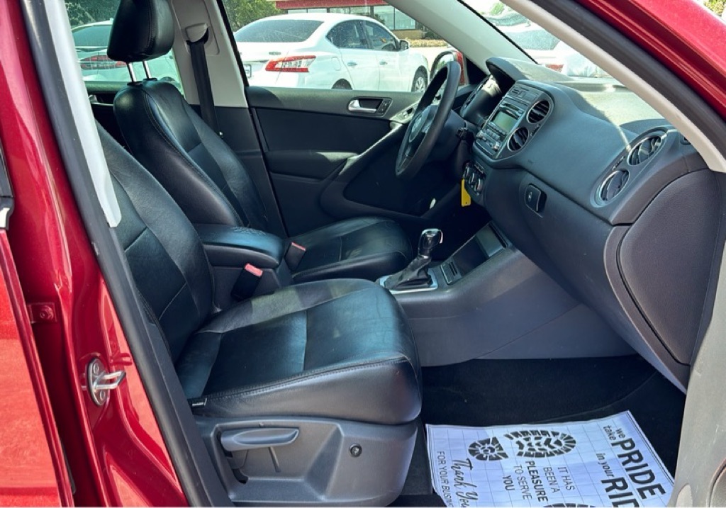 Photo 21 of this VOLKSWAGEN TIGUAN