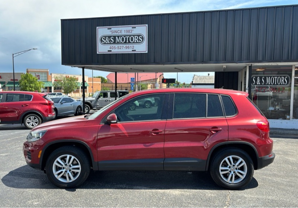Photo 2 of this VOLKSWAGEN TIGUAN