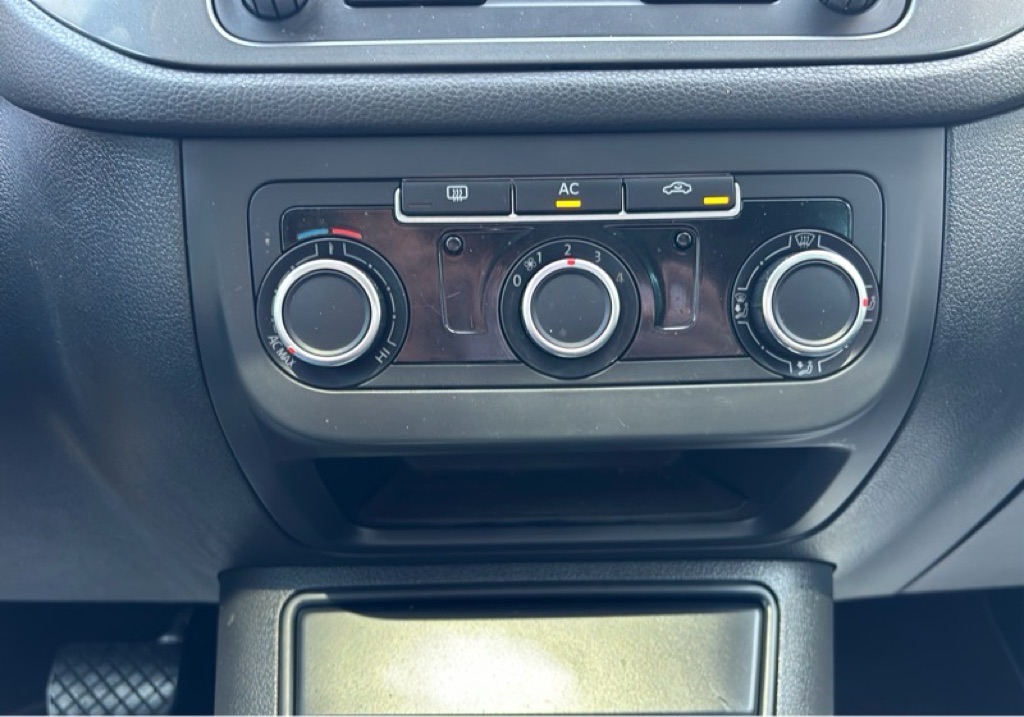 Photo 13 of this VOLKSWAGEN TIGUAN