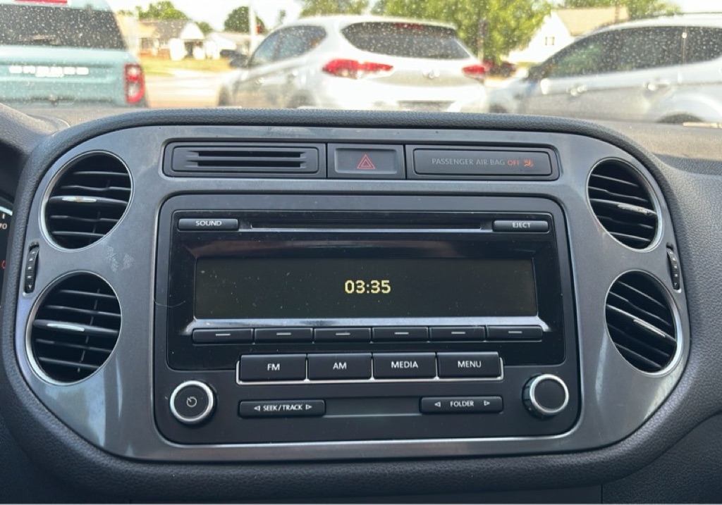 Photo 12 of this VOLKSWAGEN TIGUAN