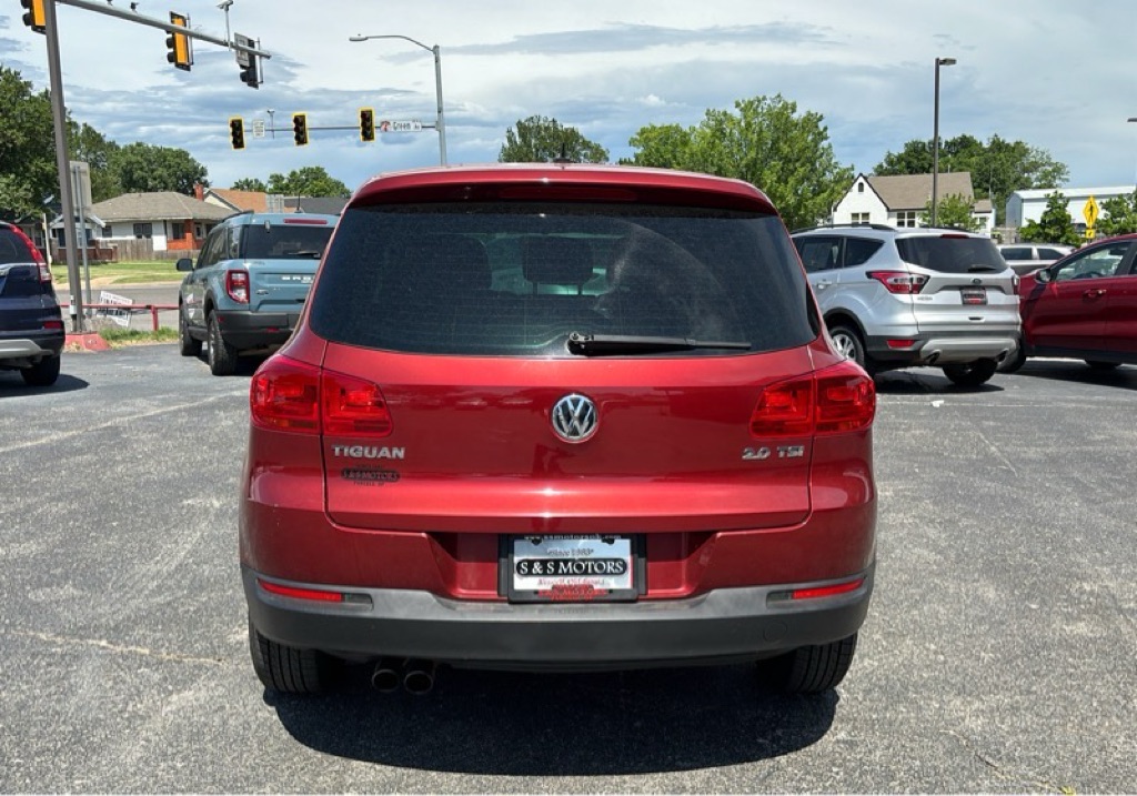 Photo 4 of this VOLKSWAGEN TIGUAN