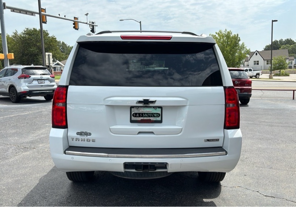 Photo 4 of this CHEVROLET TAHOE