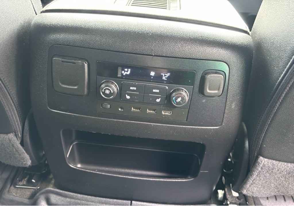 Photo 24 of this CHEVROLET TAHOE
