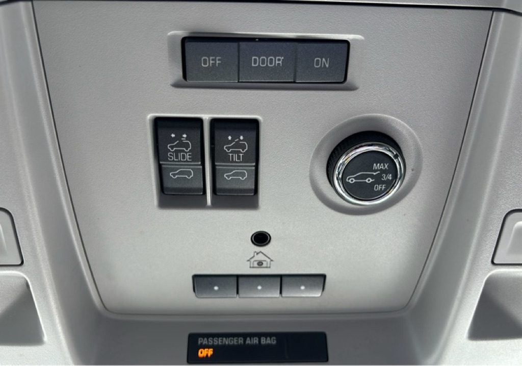 Photo 17 of this CHEVROLET TAHOE