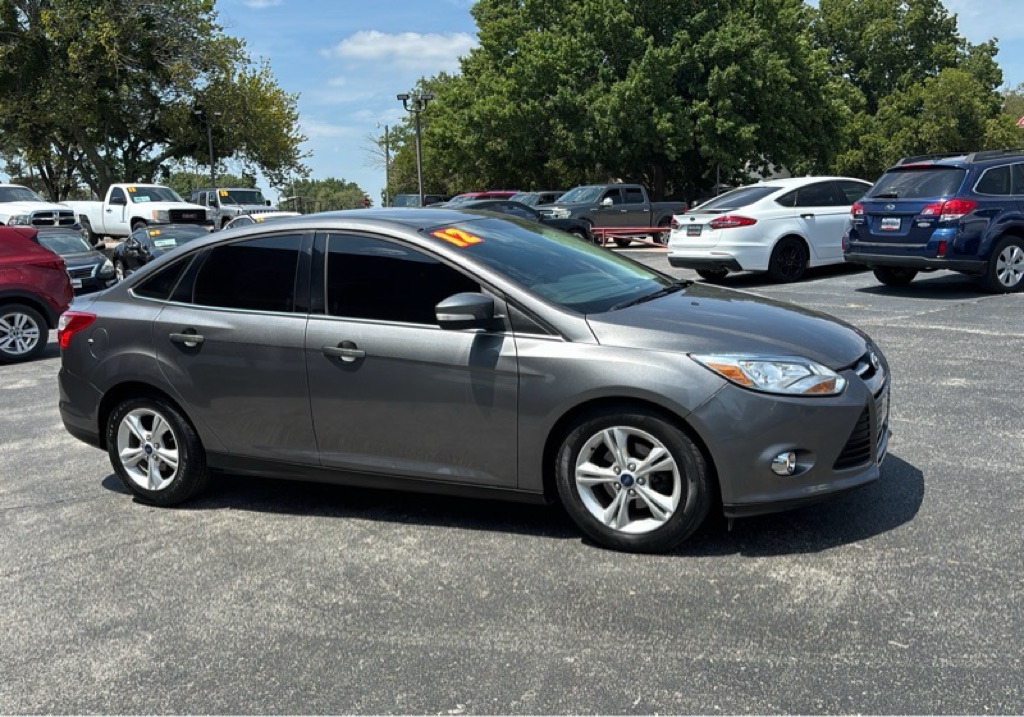 Photo 7 of this FORD FOCUS