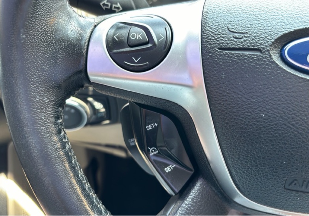 Photo 12 of this FORD FOCUS