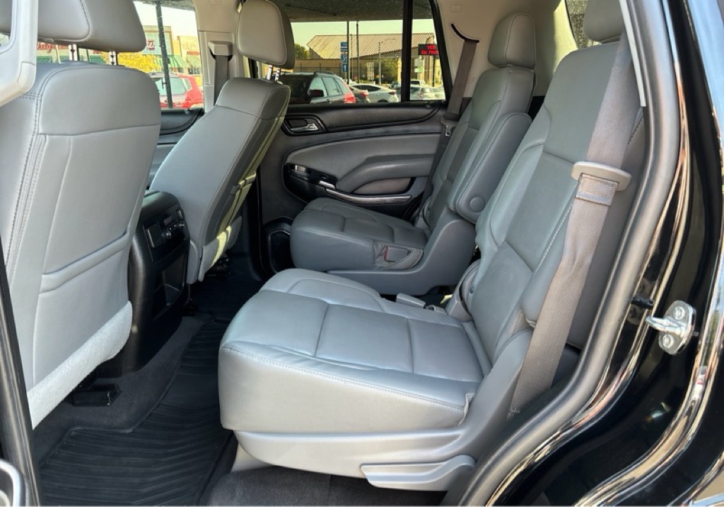Photo 18 of this CHEVROLET TAHOE