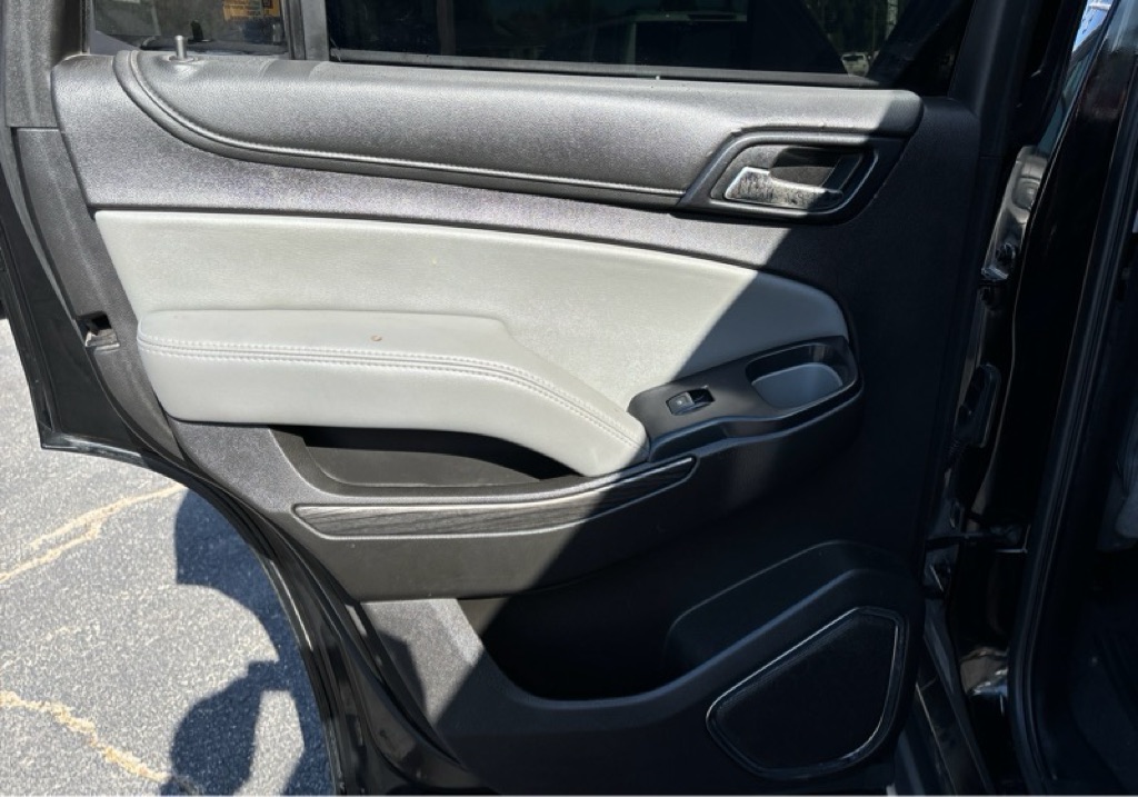 Photo 19 of this CHEVROLET TAHOE