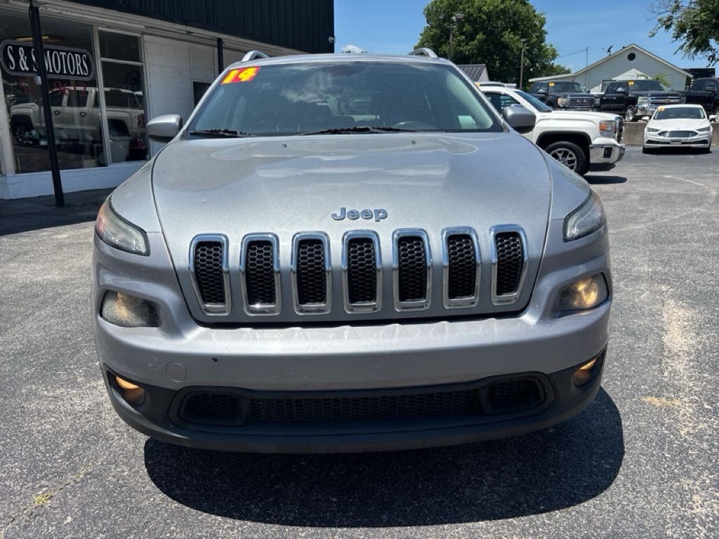 Photo 25 of this JEEP CHEROKEE