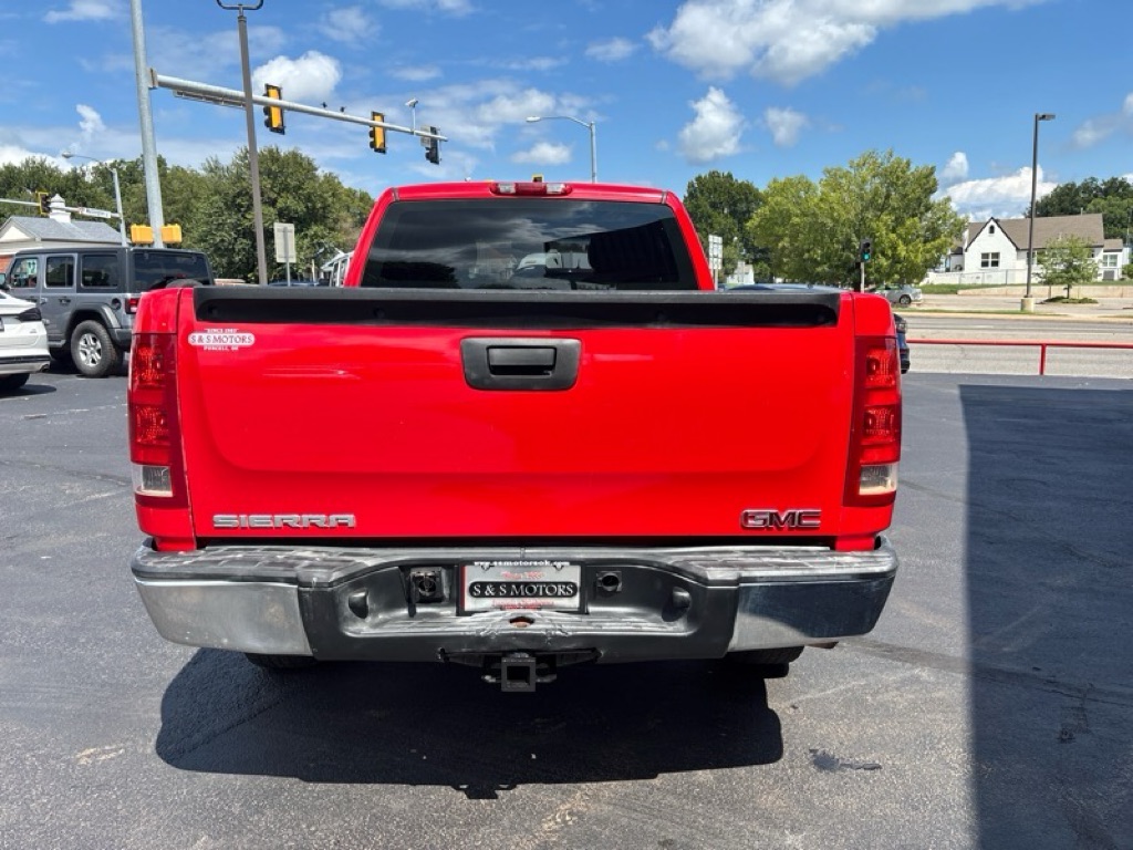Photo 44 of this GMC SIERRA