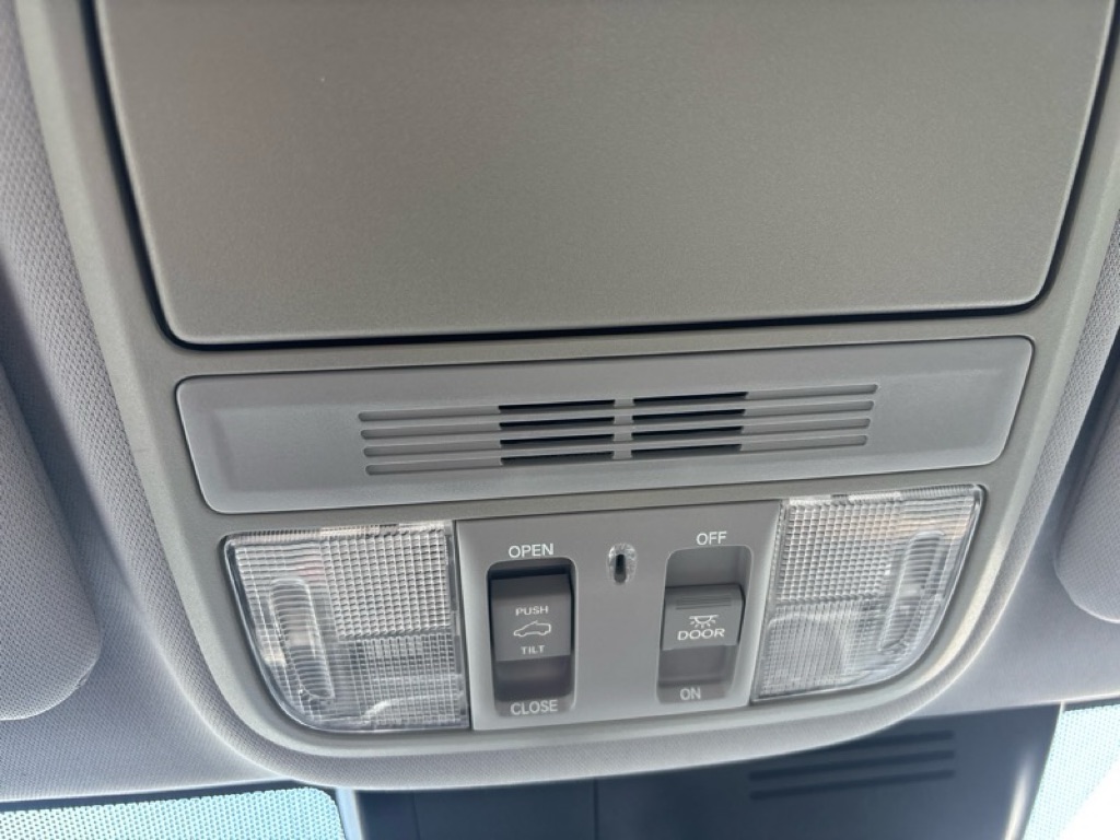 Photo 17 of this HONDA CR-V