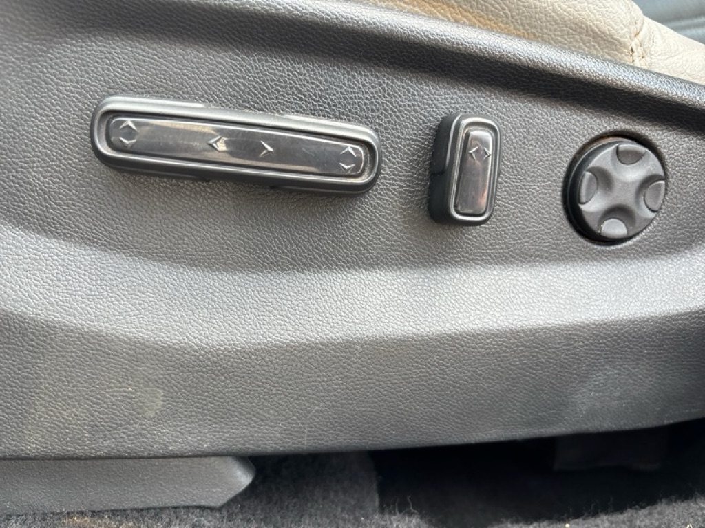 Photo 10 of this HONDA CR-V