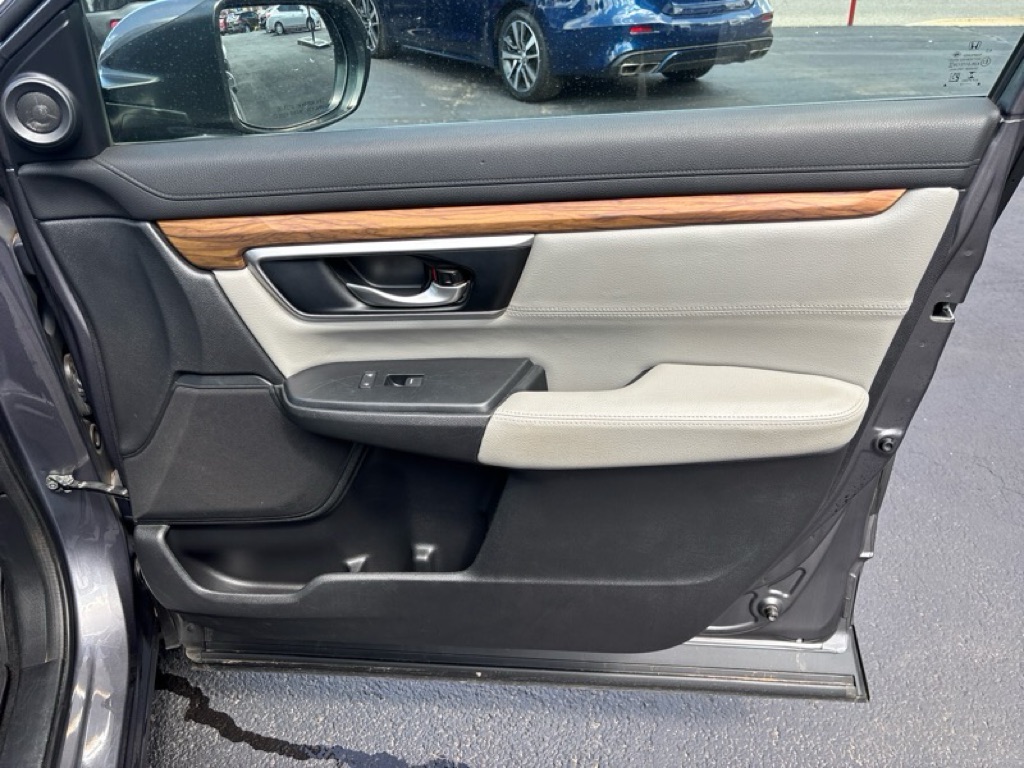 Photo 26 of this HONDA CR-V