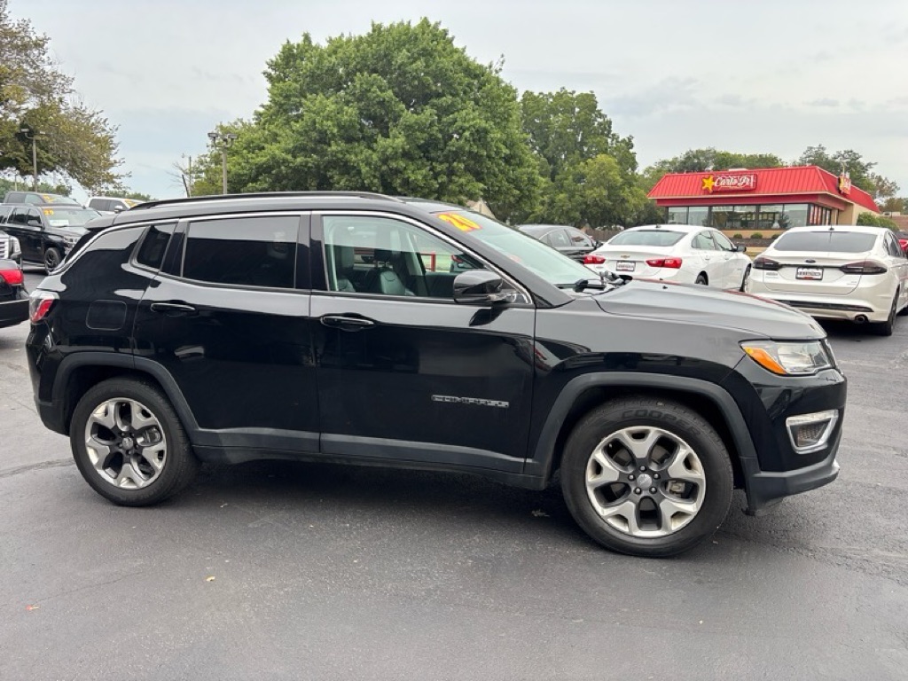 Photo 7 of this JEEP COMPASS