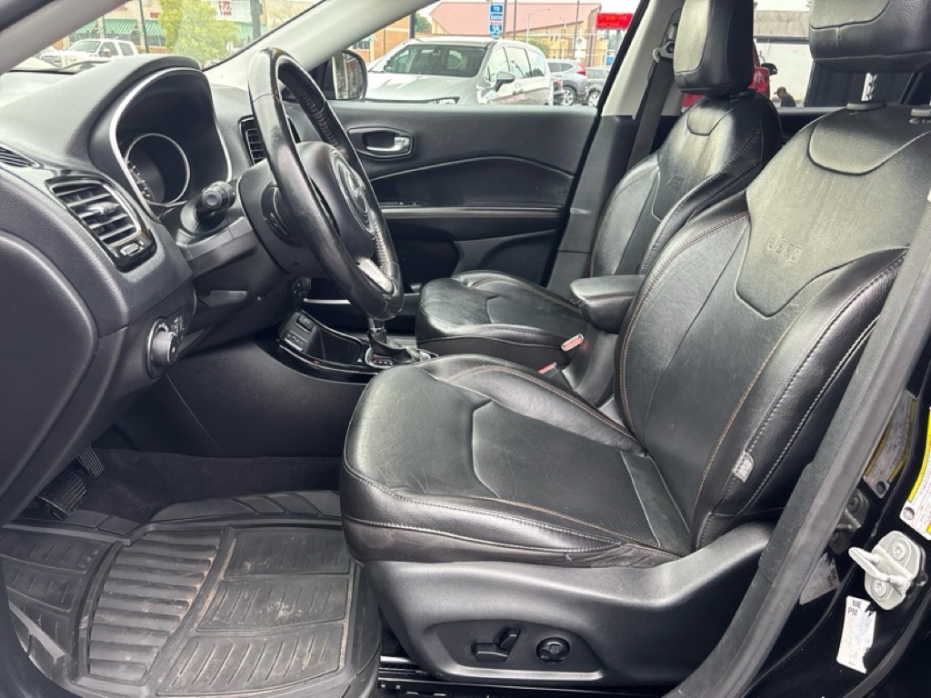 Photo 9 of this JEEP COMPASS