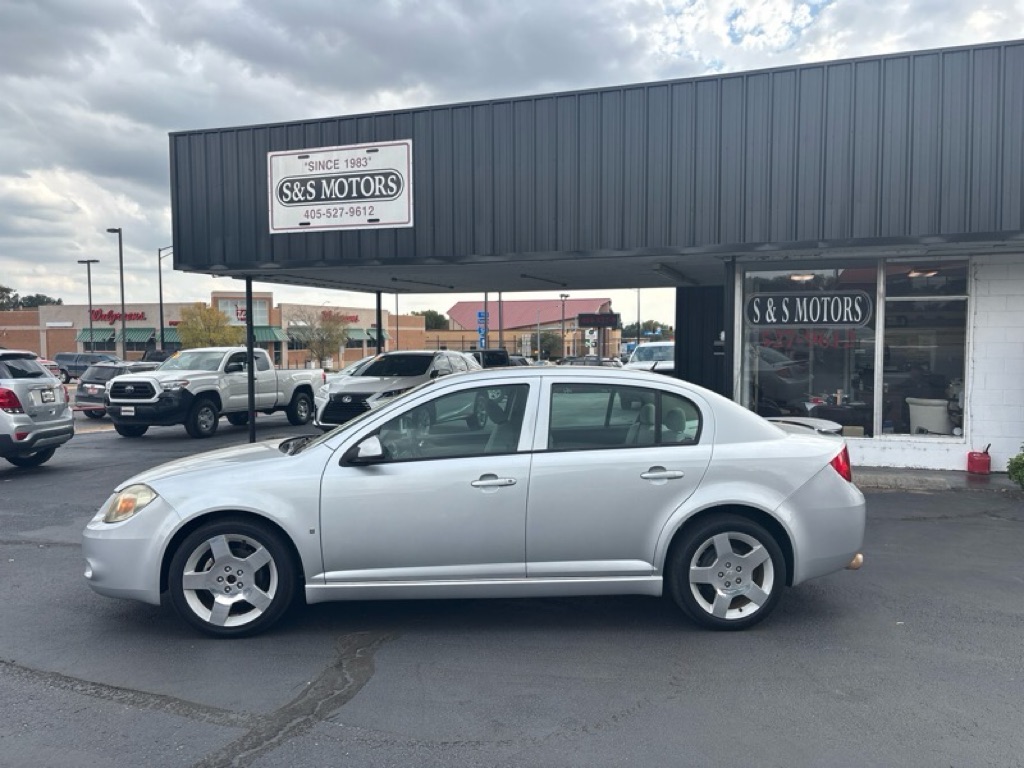 Photo 2 of this CHEVROLET COBALT