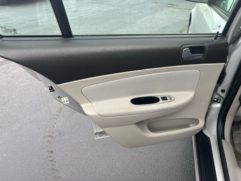 Photo 18 of this CHEVROLET COBALT